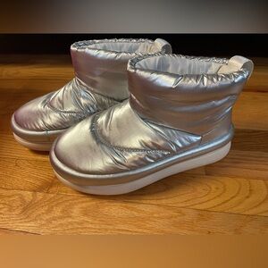 UGG Classic Maxi Mini Boot